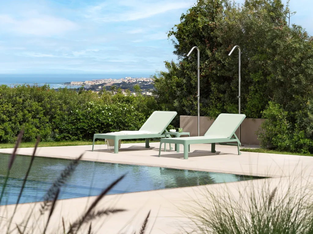 Gartenmöbel & Sonnenliegen